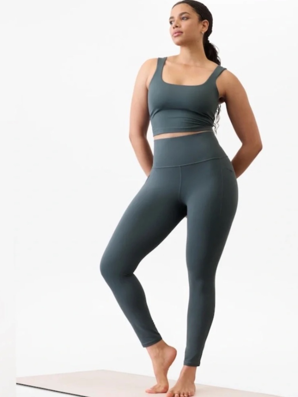 Athleta Salutation Stash Pocket
